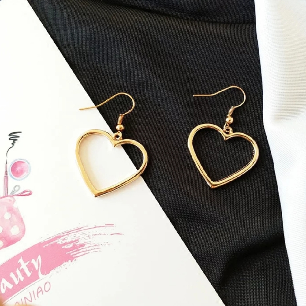 Gold Hollow Heart Drop Earrings Set - Picture 4 of 4